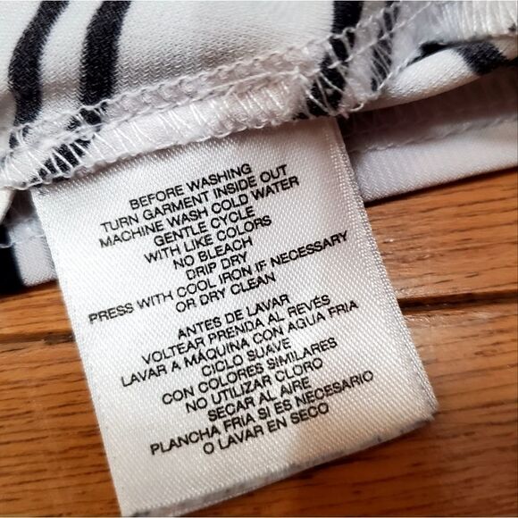 🔺️Nine West Black & White Striped Asymmetric Sleeveless Top Small - Picture 6 of 8